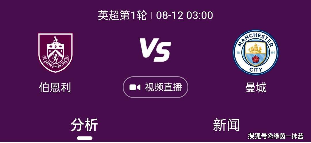 ” 宋茜出席活动 粉色长发樱花珠光人鱼高定裙吸睛 2021-05-08 宋茜以一袭樱花珠光人鱼高定裙亮相红毯及活动现场,搭配粉紫渐变发色,带来初夏的甜美明媚,精致剪裁展现优美曲线,华丽质感的珍珠装饰缀于裙身,更添一份优雅动人。